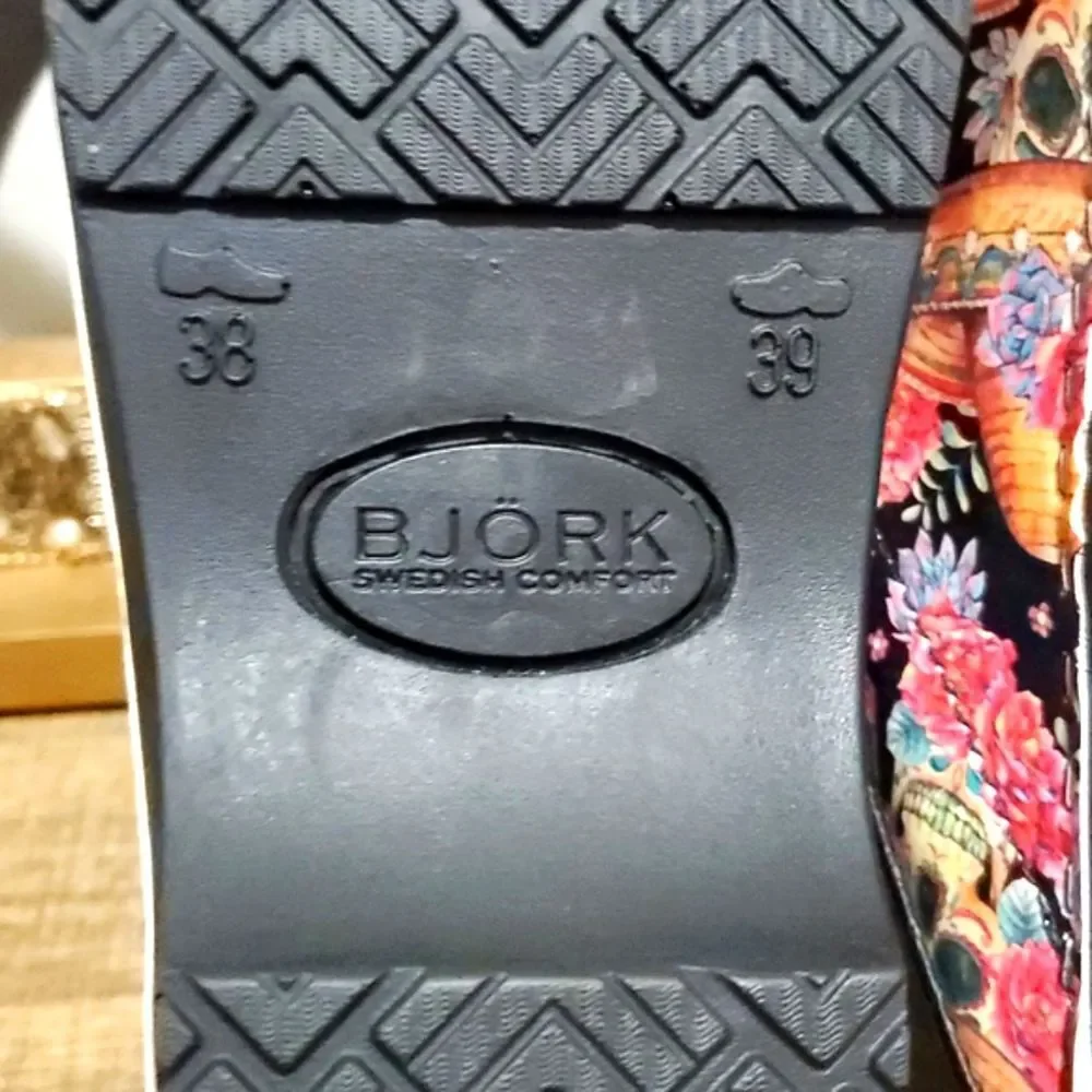 BJORK Swedish Vera Sugar Skull Patent Limited Clog Sz 38 /7.5 Comfort Slip-On